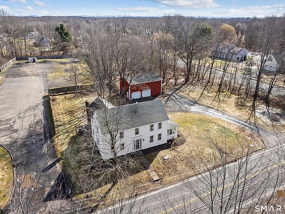 3rd image of 392 Boston Neck Road