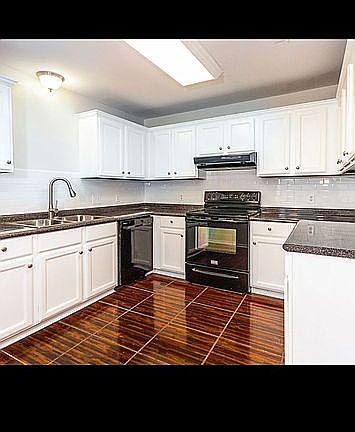 5th image of 413 Whitehouse Dr