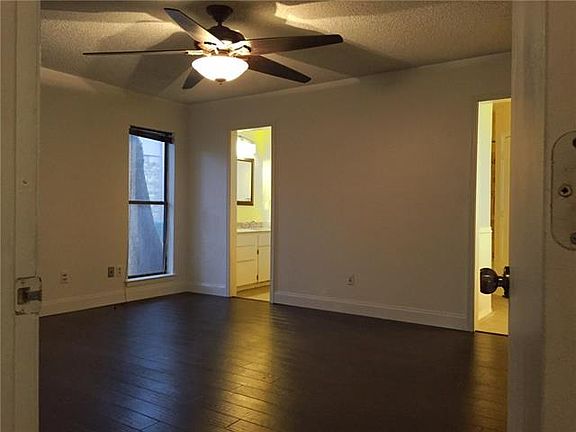 5th image of 3905 Helmsford Dr