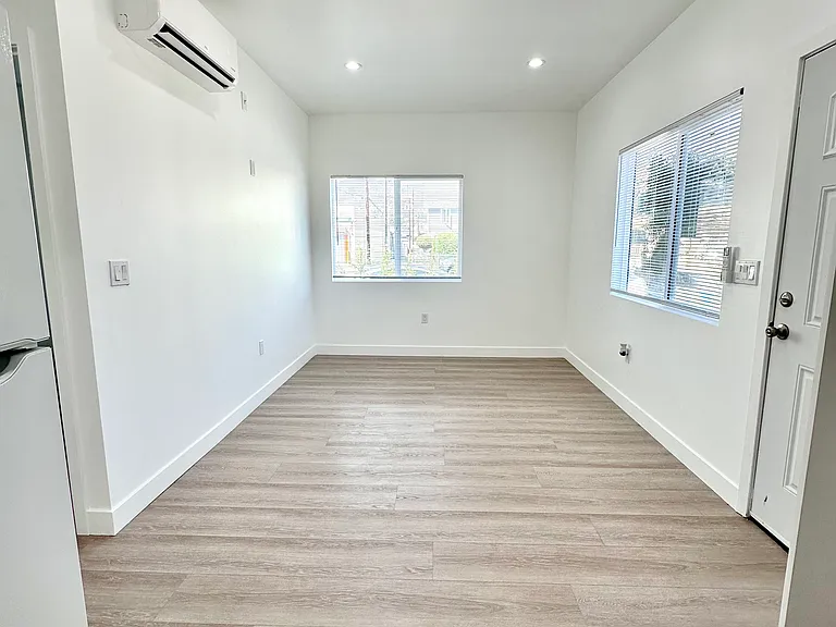 419 S Lake St #101 — Photo 4
