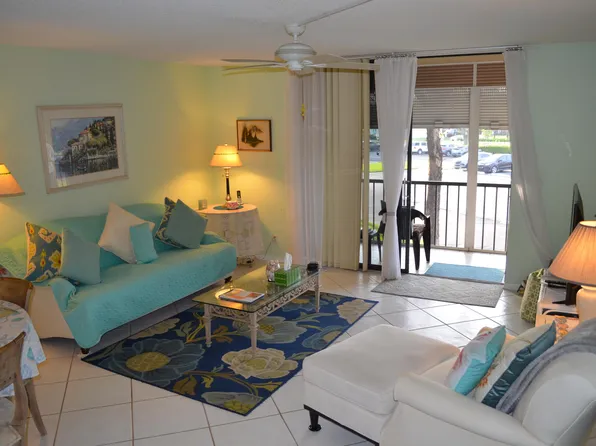 5190 Las Verdes Circle #224, Delray Beach, FL 33484