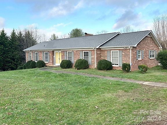 3rd image of 418 Elcaney Dr