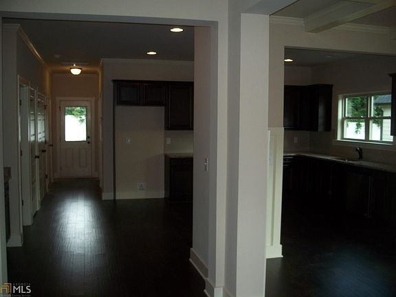 4th image of 133 Dean Cir