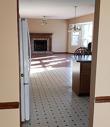 4th image of 1509 Stonebrooke Dr