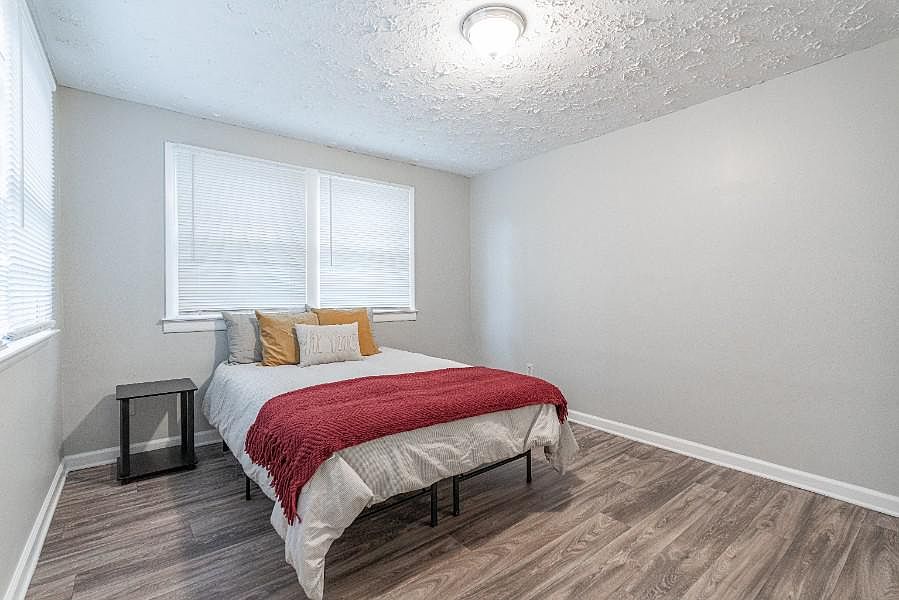 2nd image of 385 Dartmouth Dr SW #5