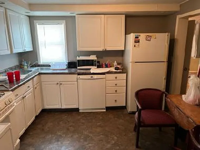407 N Clinton St — Photo 4