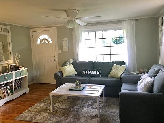 2nd image of 812 Mercury St