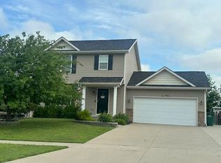 10403 Stonecrest Dr, Johnston, IA 50131