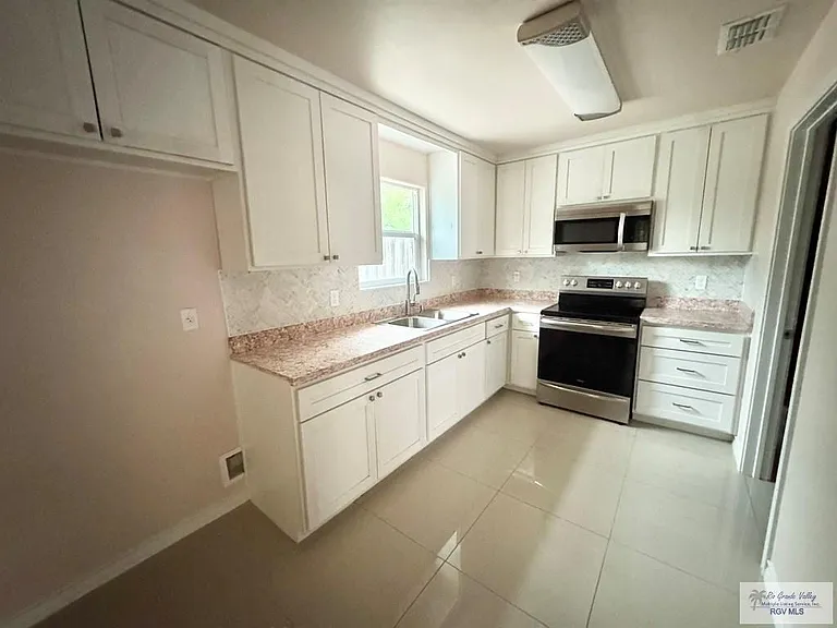 2954 Impala Dr — Photo 3