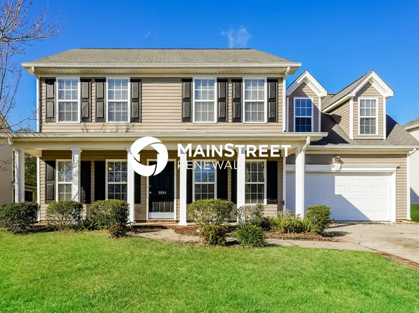 1904 Pavilion Dr, Whitsett, NC 27377