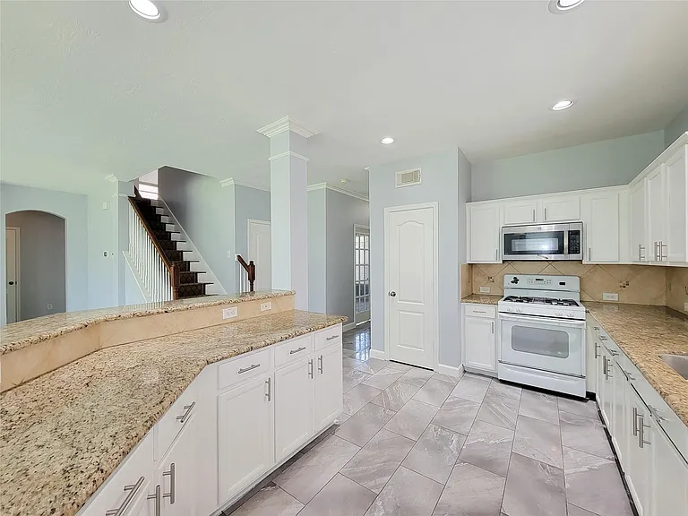 7506 Boxwood Ridge Ln — Photo 16