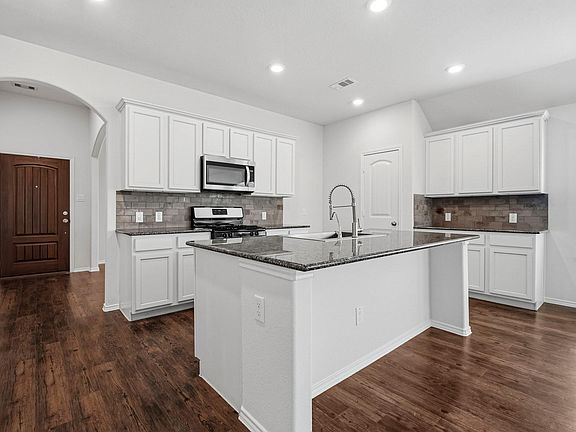 5th image of 516 Fieldhaven Ct