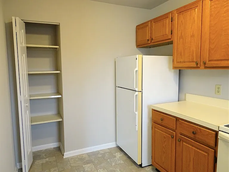 128 Hilldale Dr #Q — Photo 5