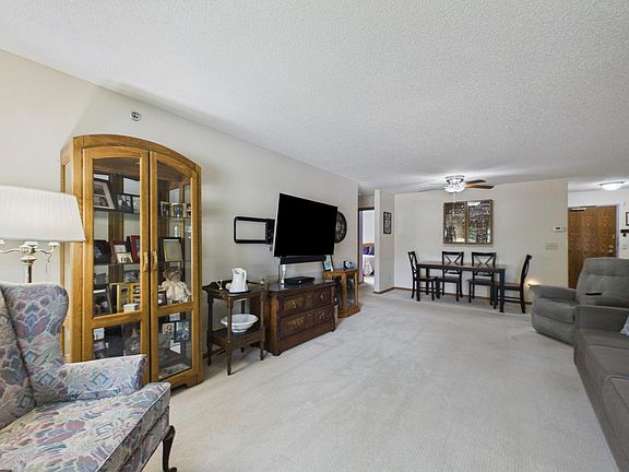 5th image of 32 11th Ave S APT 215