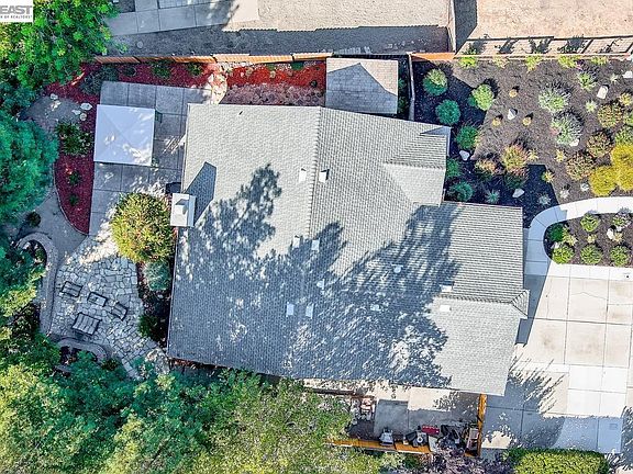4th image of 1763 Jennifer Dr