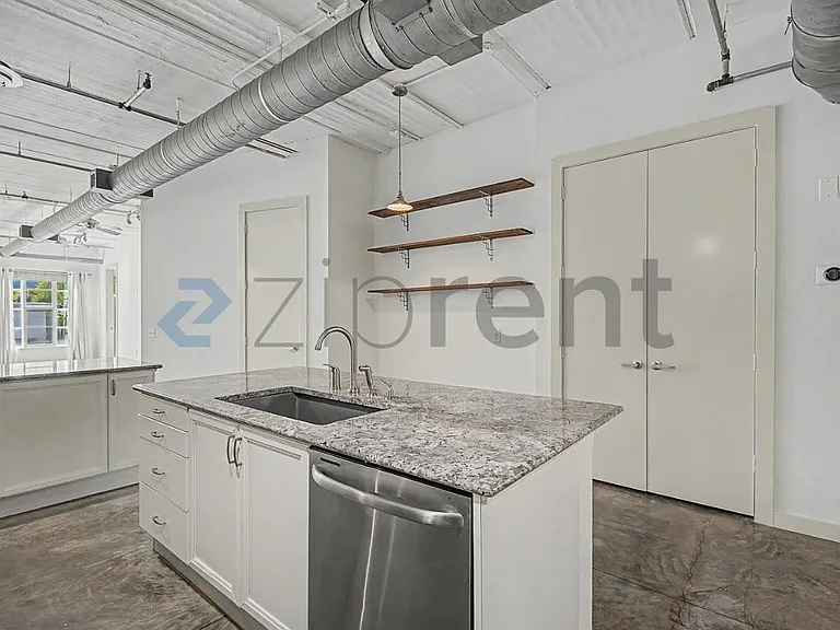 103 SE 4th Ave #203 — Photo 13