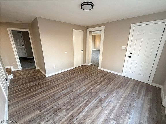 5th image of 4055 Center Rd