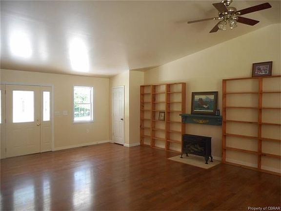 4th image of 131 Tipers Creek Dr