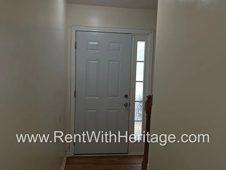 7712 Autry Cir #303 — Photo 4