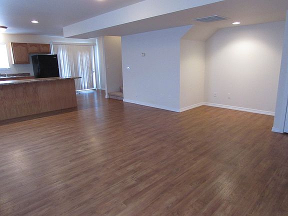 5th image of 125 Andrews Dr