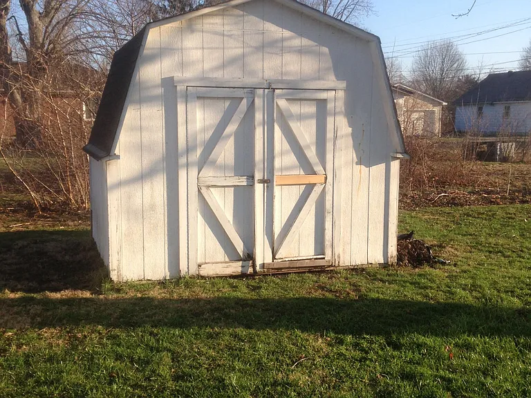 227 N Ross St — Photo 3
