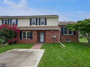 455 Crosswinds Dr, Lititz, PA 17543