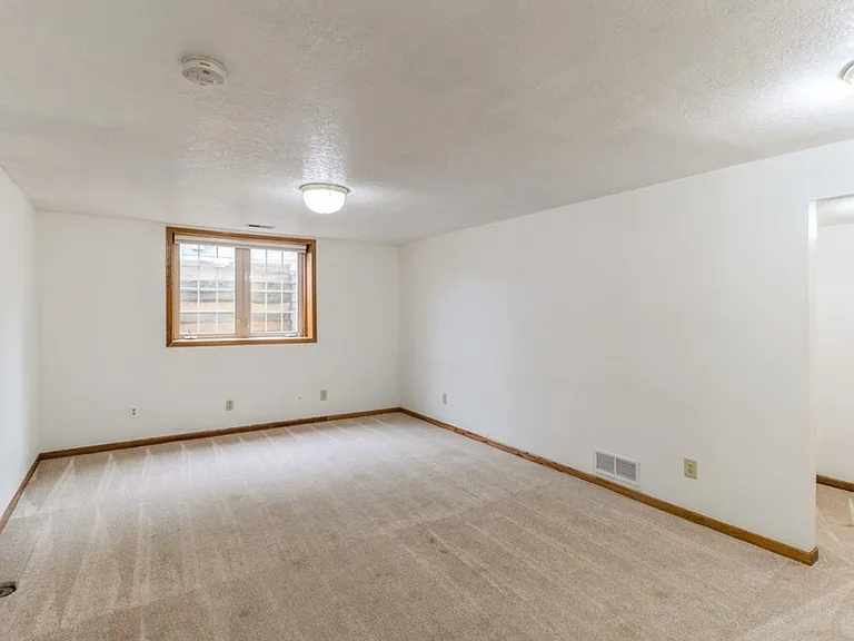 13585 Summit Dr — Photo 23