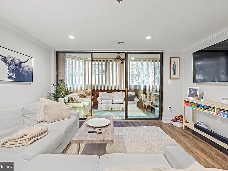 1001 N Vermont St #105 — Photo 10