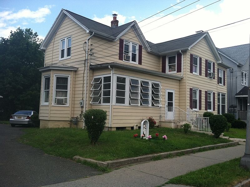 1st image of 153 E Blackwell St