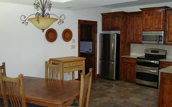3rd image of 6909 Red Bud Dr
