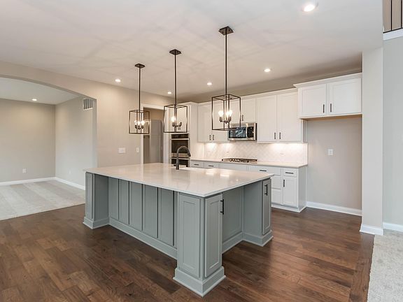 2nd image of 3693 Goldenrod St