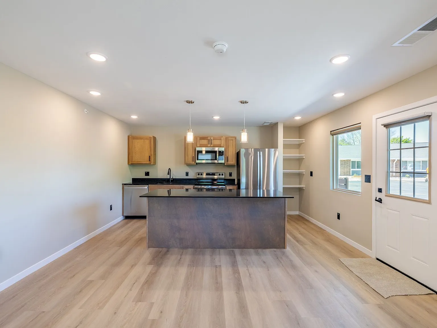 Woodland Hills Townhomes Comfortable & Convenient Living in Sioux City! — Photo 1