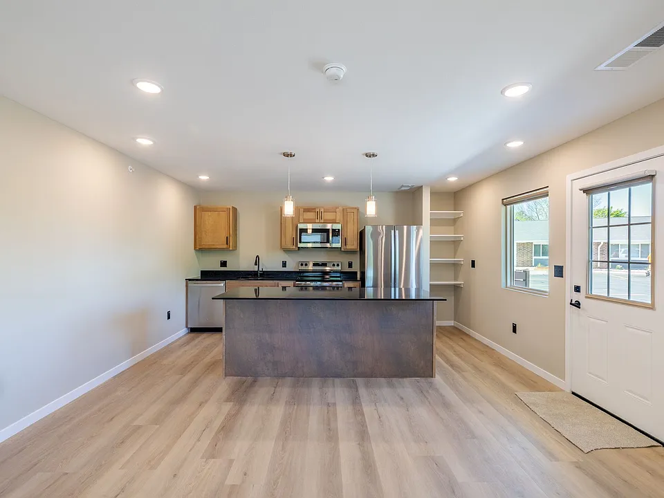 Woodland Hills Townhomes Comfortable & Convenient Living in Sioux City!
