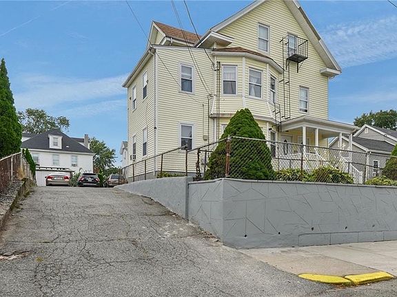 2nd image of 143 Garden St