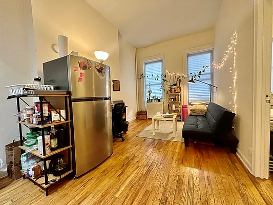 Rented by Compass | media 7