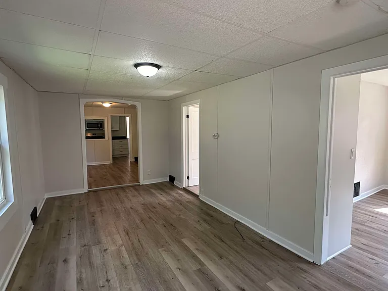 514 Miller St — Photo 8