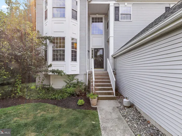 18 Tantum Ct, Bordentown, NJ 08505