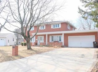 212 E Hazelwood St, Morton, IL