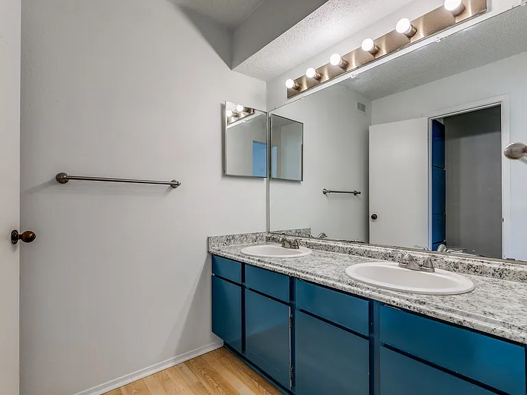 8123 Scottshill — Photo 19