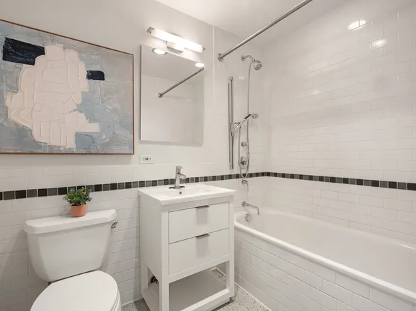 201 West 17th Street image 8 of 16