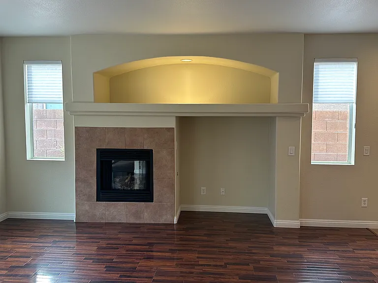 11453 Diveley Ave — Photo 12