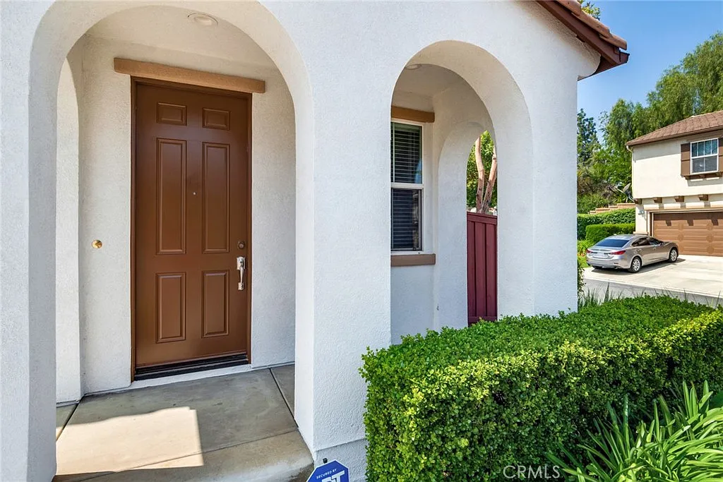 4 bed, 2.5 bath, 2090 sqft, $3,450 — Photo 3