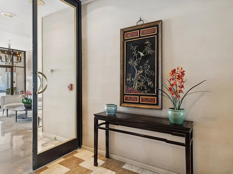 1835 Franklin St #301 — Photo 23