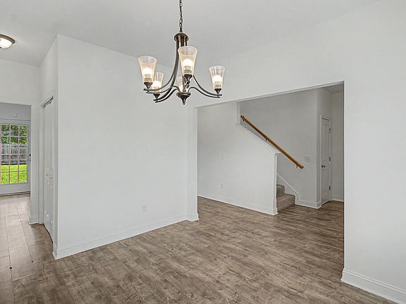 3rd image of 40 Rimes Ave