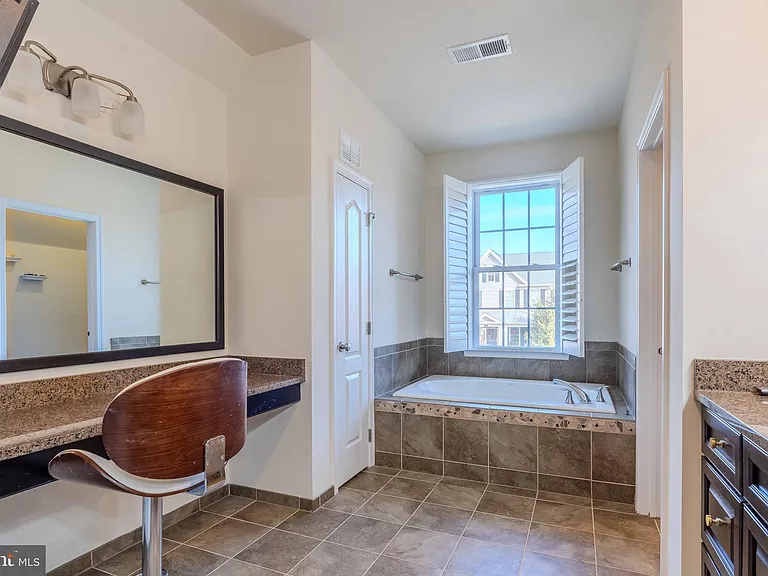 15316 Admiral Baker Cir — Photo 80