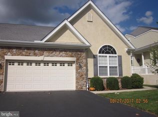 605 Strawbridge Ln, West Grove, PA 19390