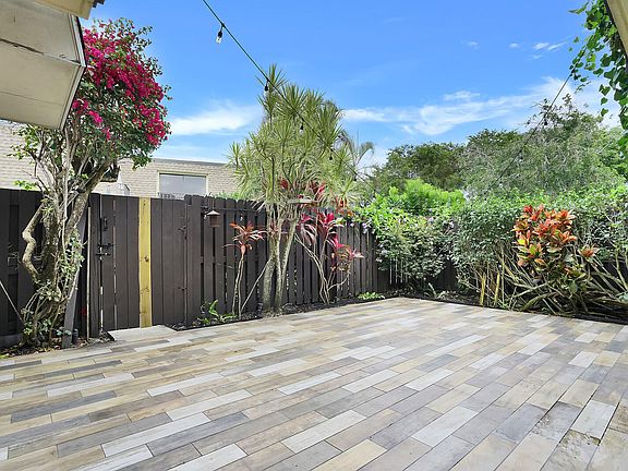 4th image of 2949 SW 22nd Cir #27-D