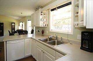 4th image of 2630 Arrowwood Ln