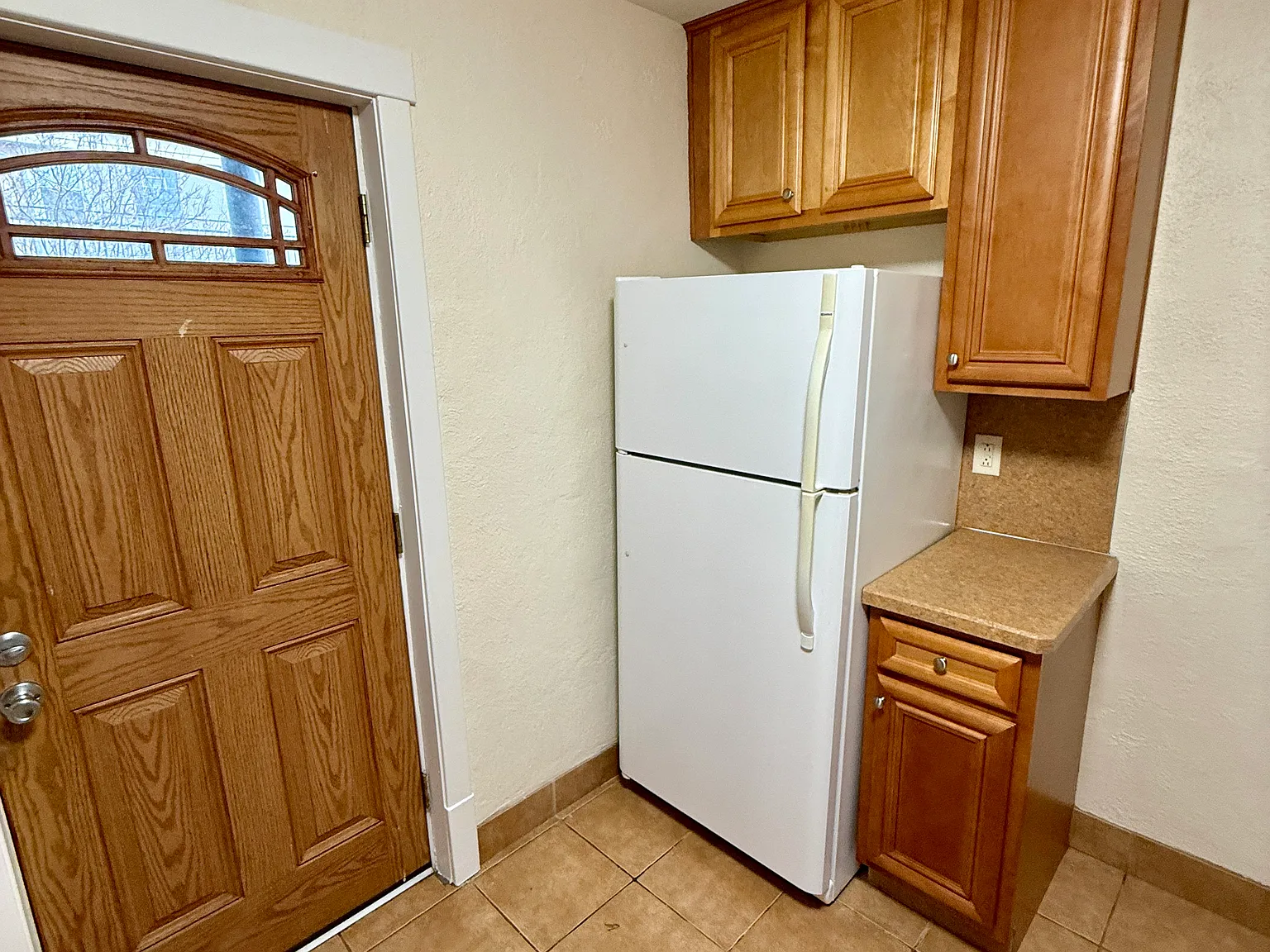 940 Amherst St — Photo 3