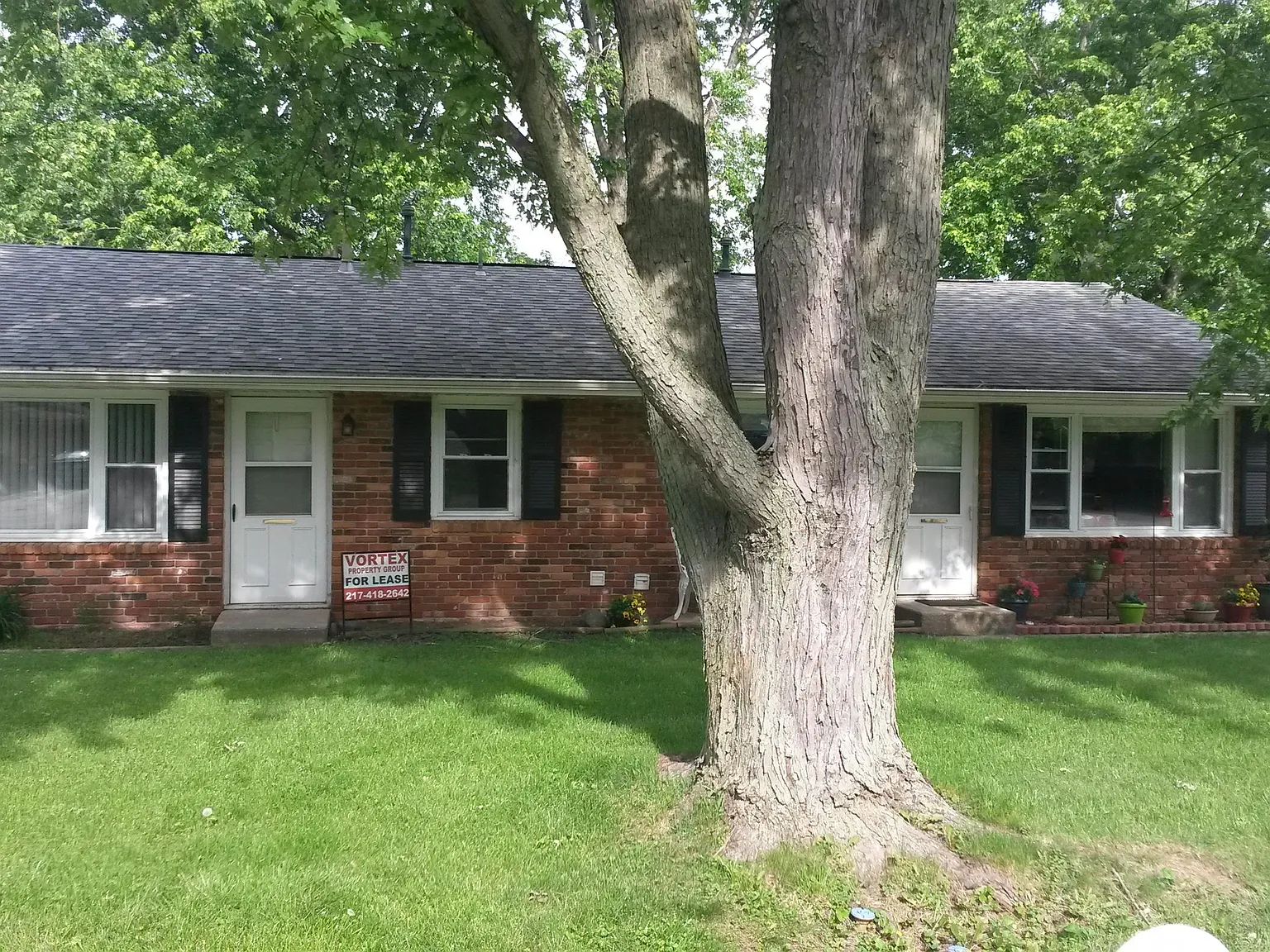 2507 Clifton Dr - 1/2 — Photo 2